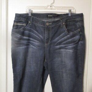 Zco Jeans Premium Distressed Capri Pants Womens Size 16 Denim